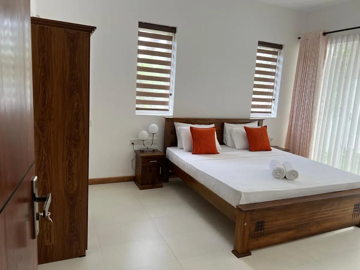 Silina Airport Transit Hotel & Residence Katunayake Bed & Breakfast
