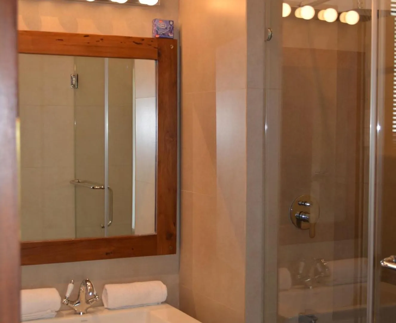 Silina Airport Transit Hotel & Residence Katunayake Bed & Breakfast